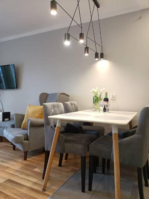 קילצה Family & Business Elegant Apartments Rynek Centrum Downtown - 2 Bedroom, Balcony, Parking מראה חיצוני תמונה